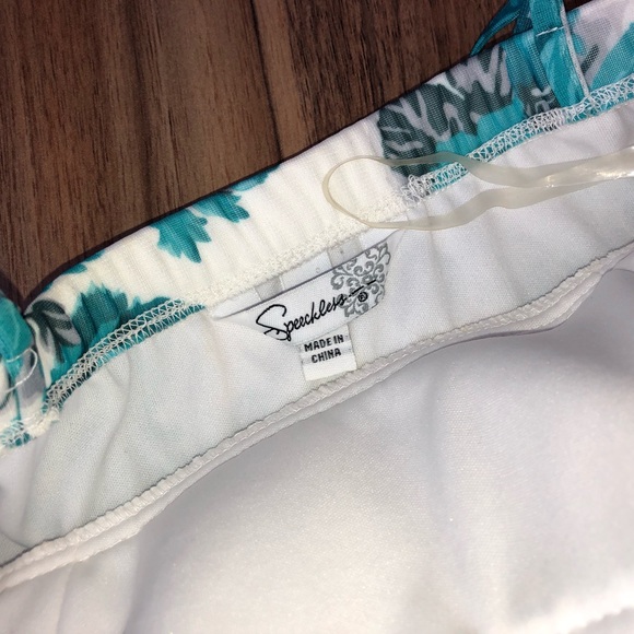 Event dress. - Picture 3 of 3